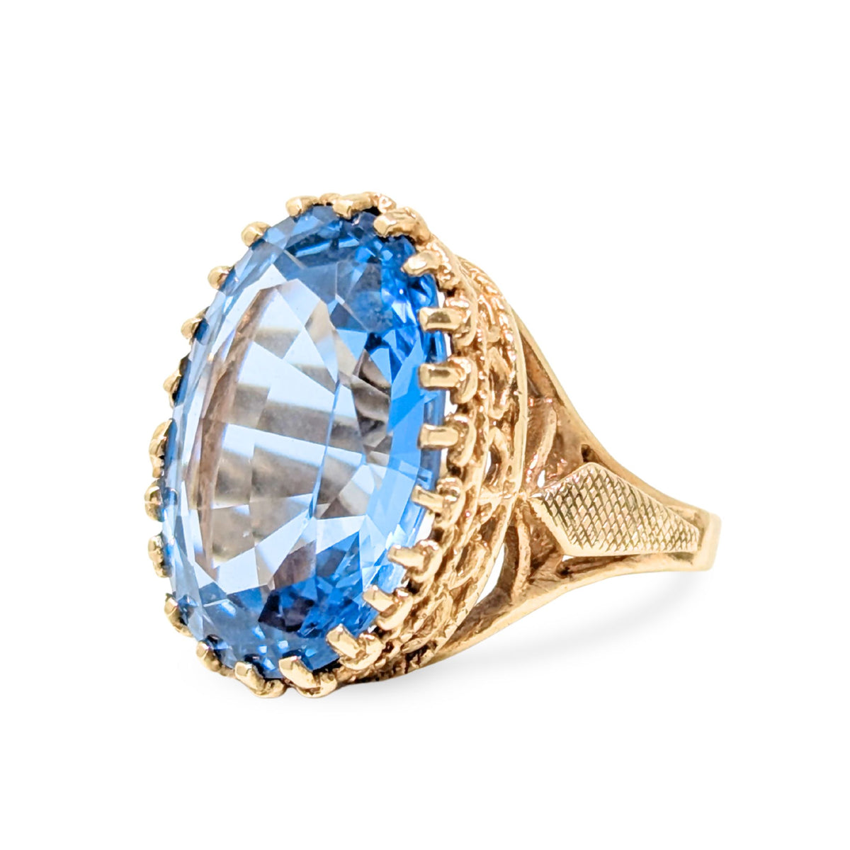 9K Gold 20ct+ Blue Topaz Crown Cocktail Ring - Size 6
