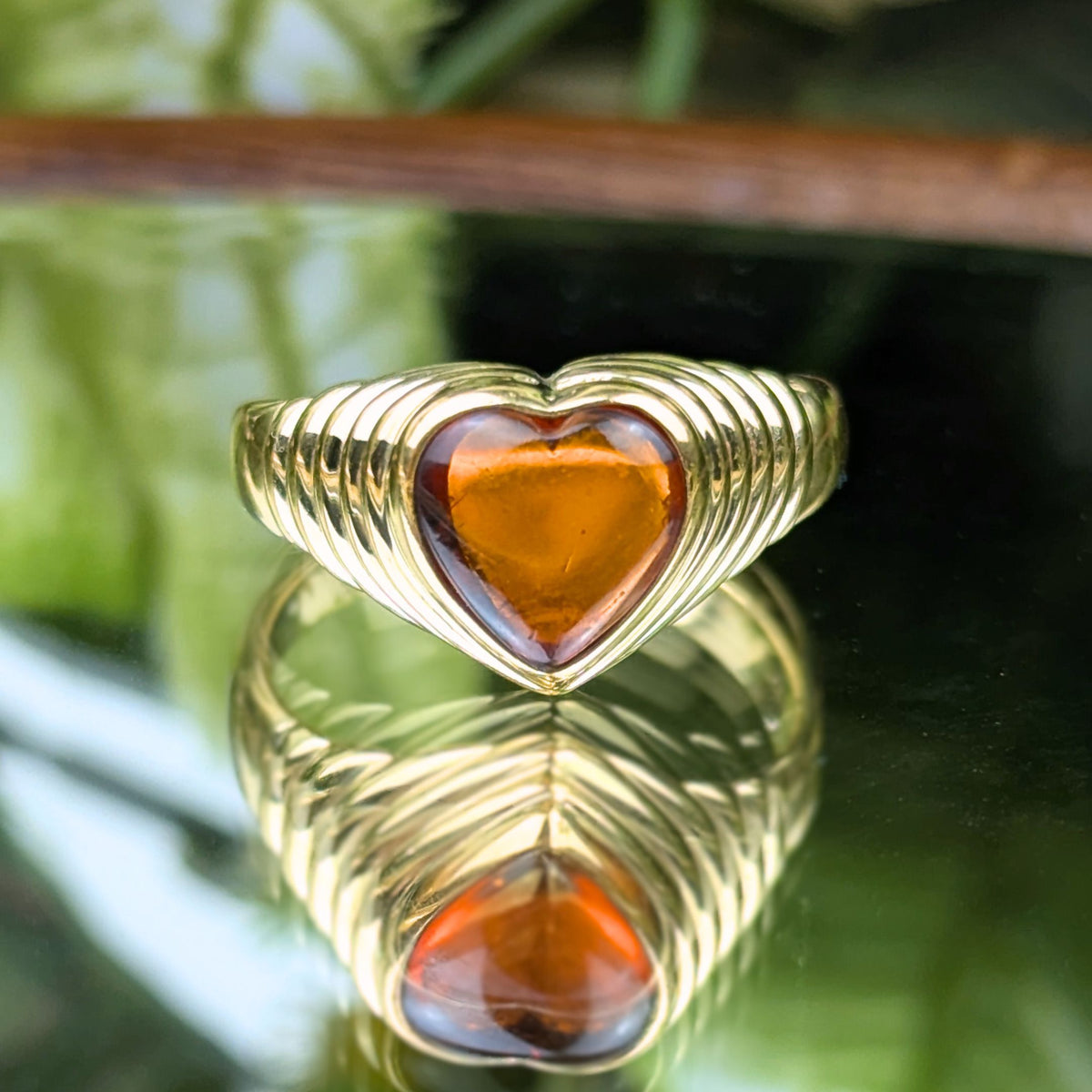 19K Gold Baltic Amber Art Deco Style Heart Ring - Size 10