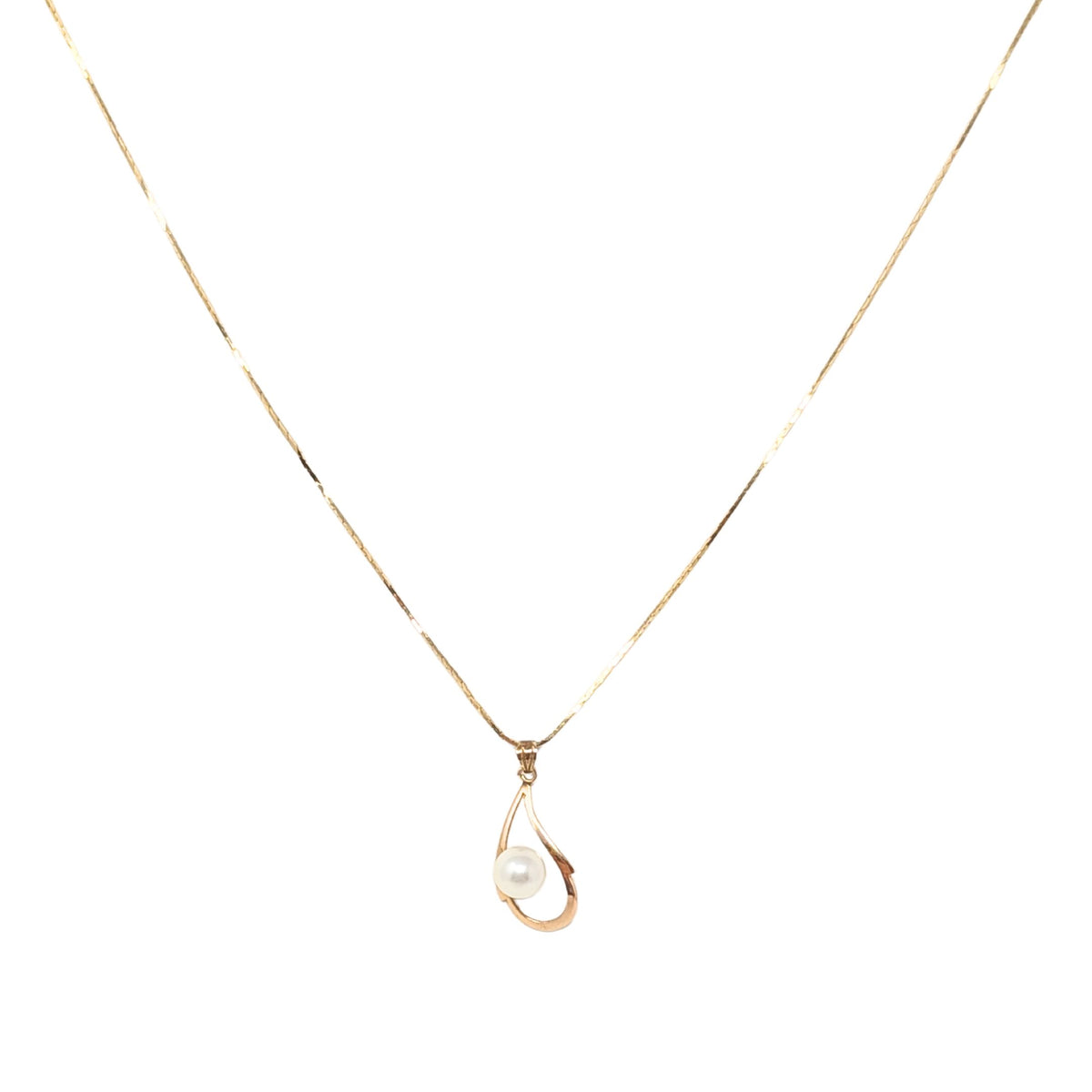 14K Gold Vintage 15” Pearl Pendant Necklace