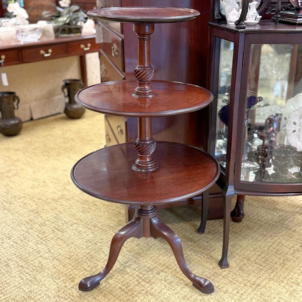 18th Century Chippendale 3-Tier Rotating Dumb Waiter