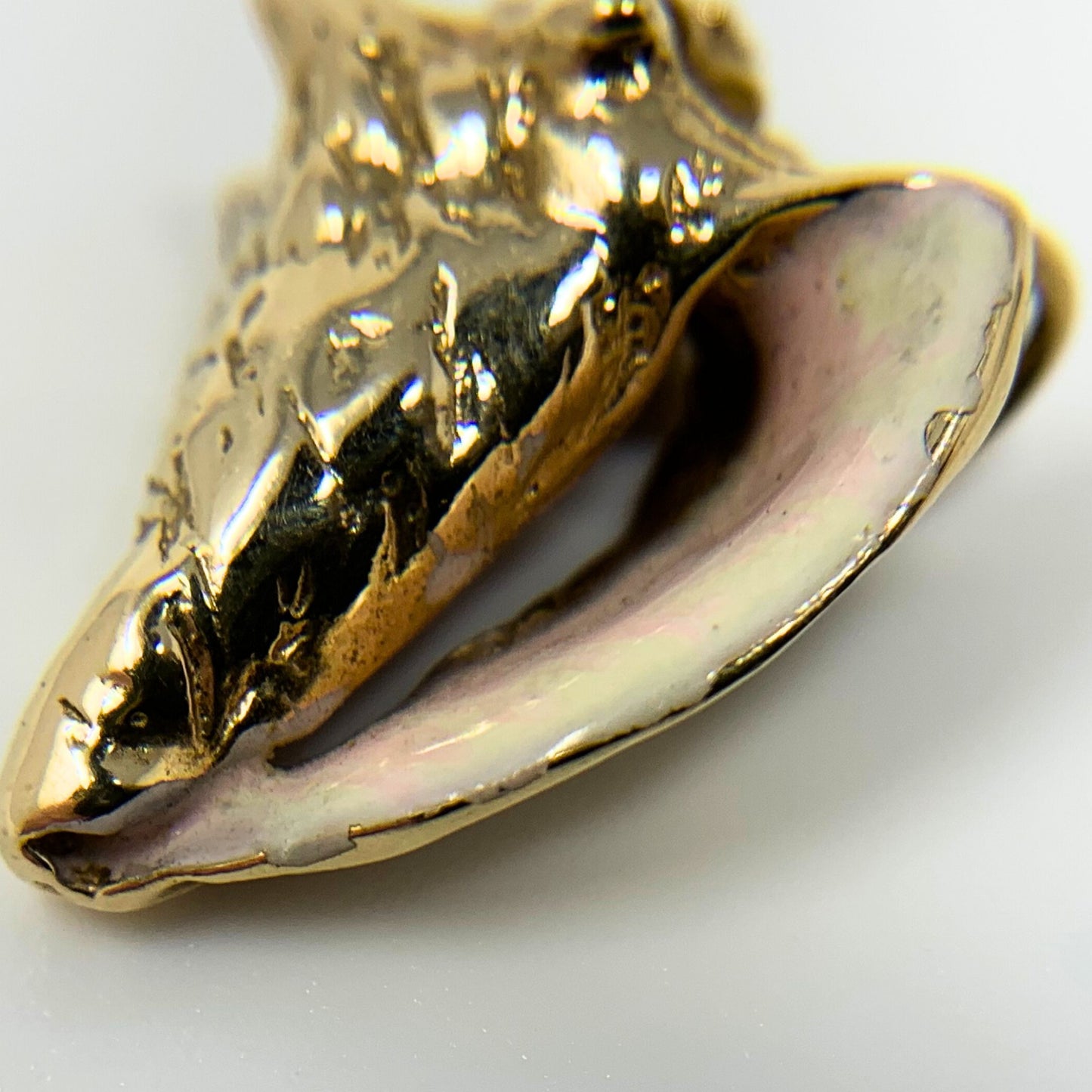 14K Gold Enameled Conch Shell Pendant