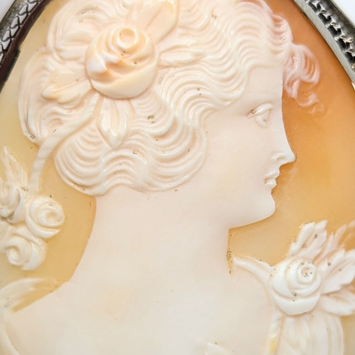 14K Gold Antique Cameo Pendant/Brooch