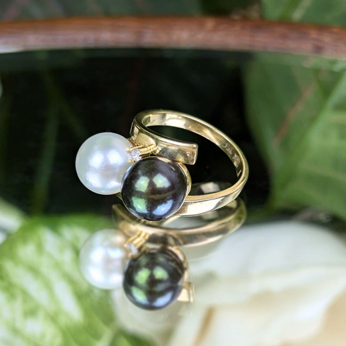 18K Gold, Pearl, & Diamond Ring - Size 4.5