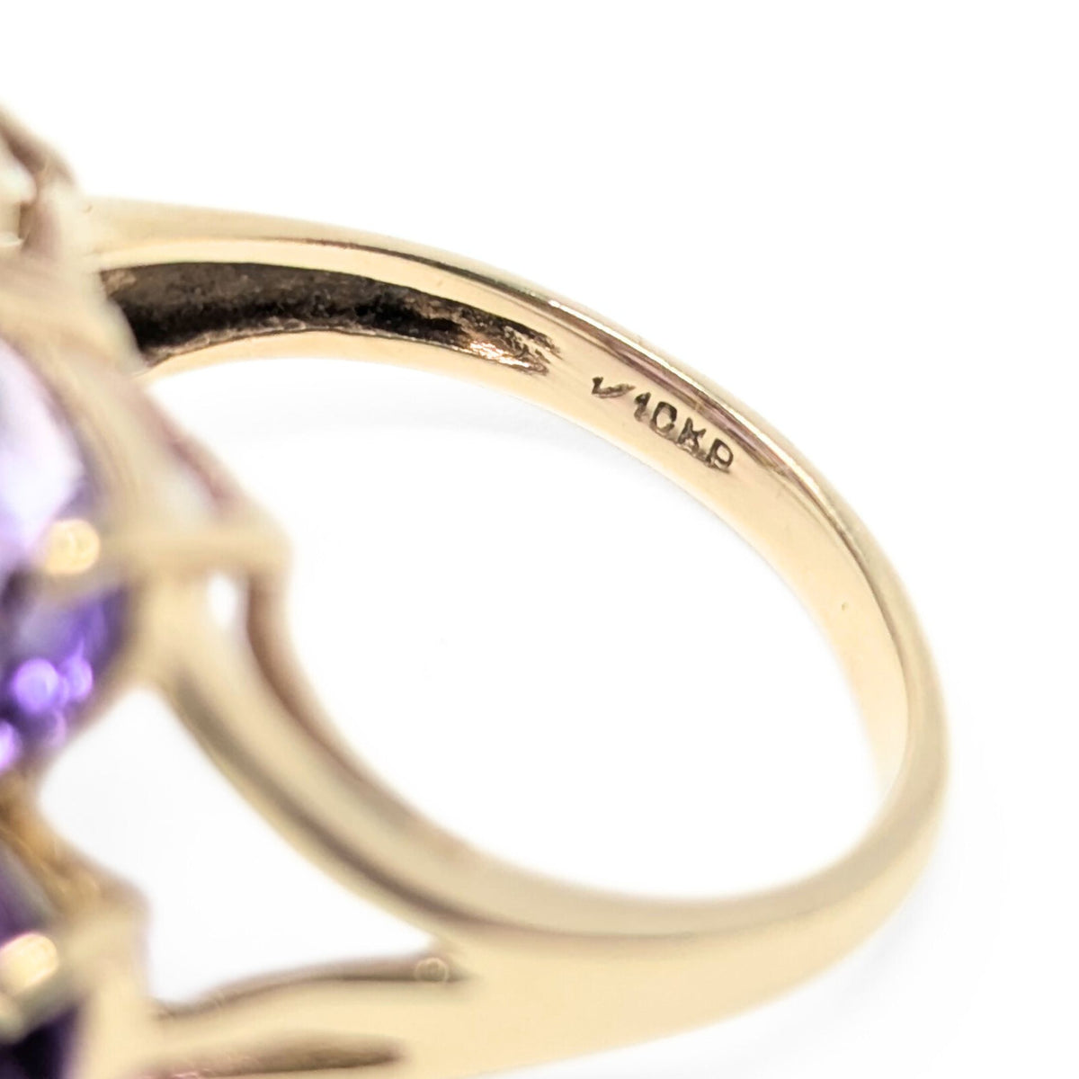 10K Gold Amethyst Flower Ring - Size 6.75