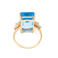 14K Gold Blue Topaz Ring - Size 8