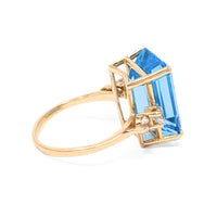 14K Gold Blue Topaz Ring - Size 8