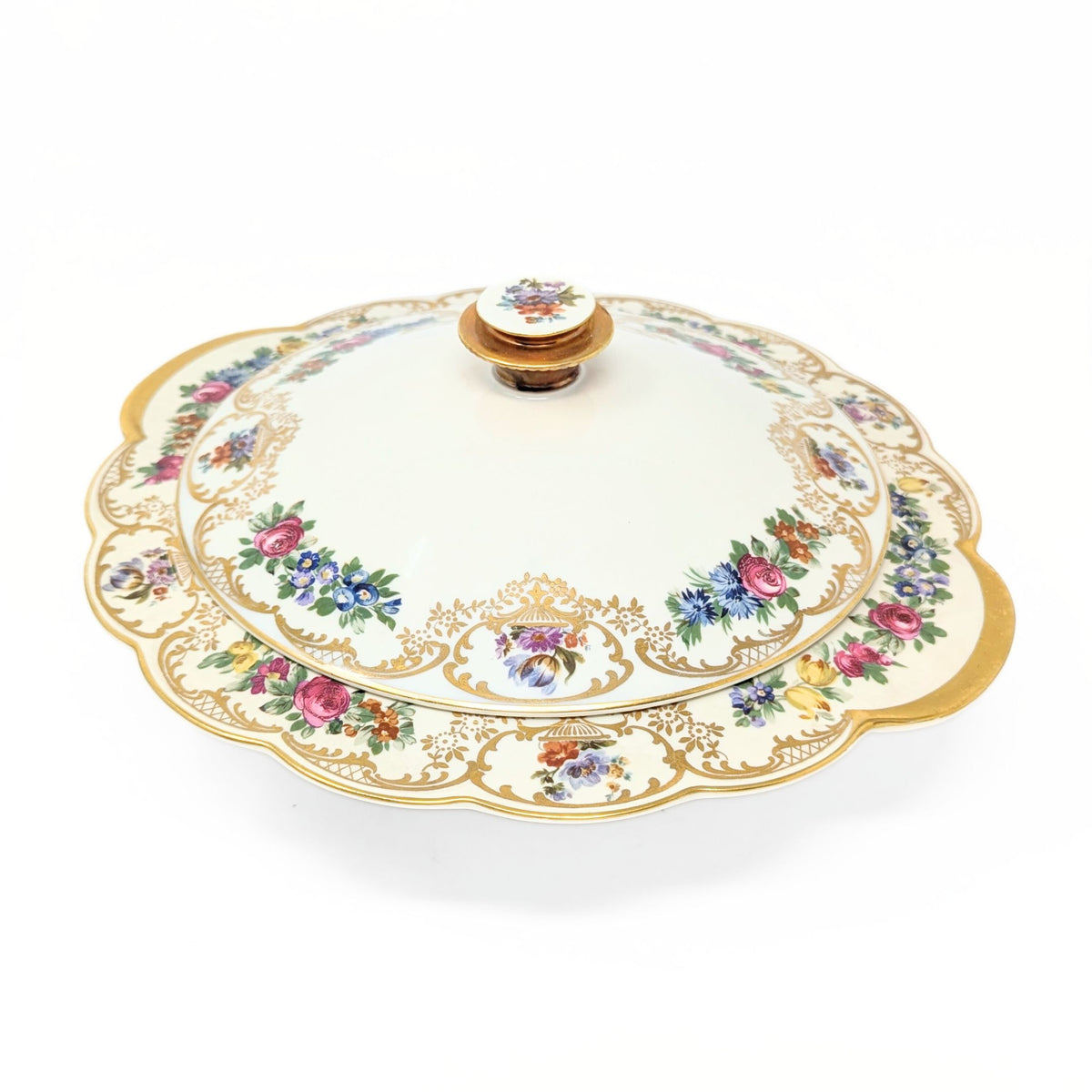 Royal Bayreuth Germany "Nurenberg" Round Covered Vegetable