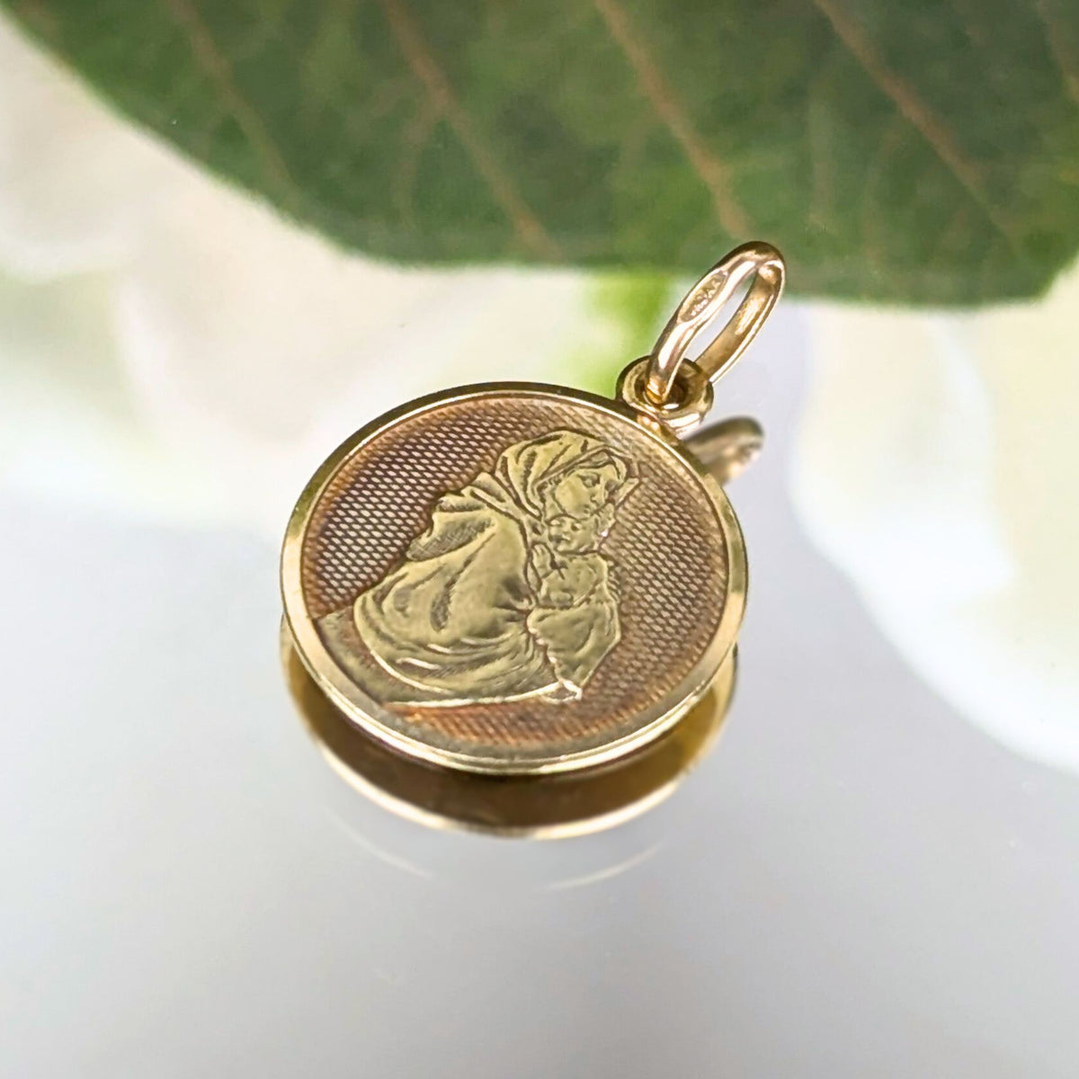 18K Gold Virgin Mary & Child 16mm Pendant/ Charm