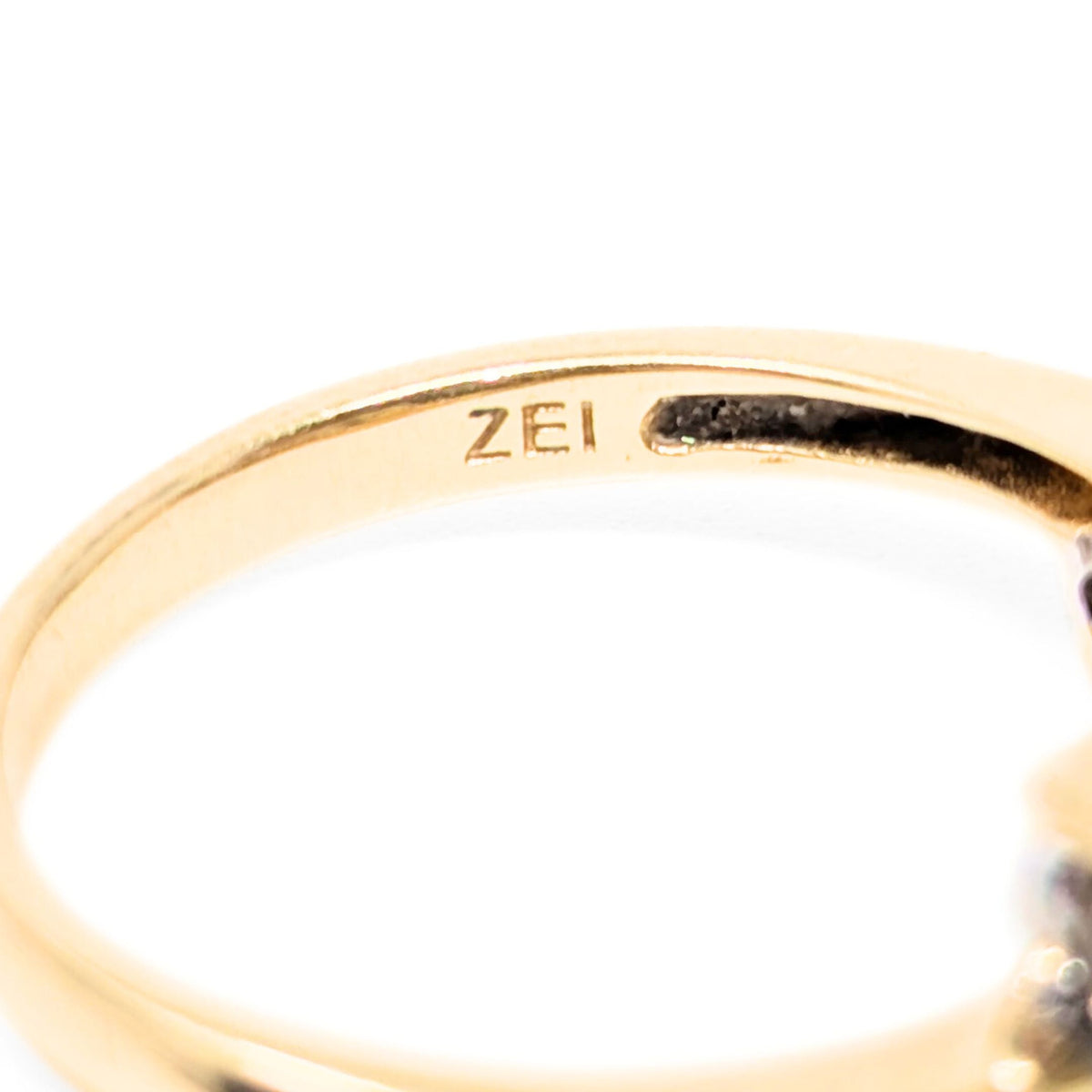 14K Gold .42tcw 5 Diamond Anniversary Ring - Size 7