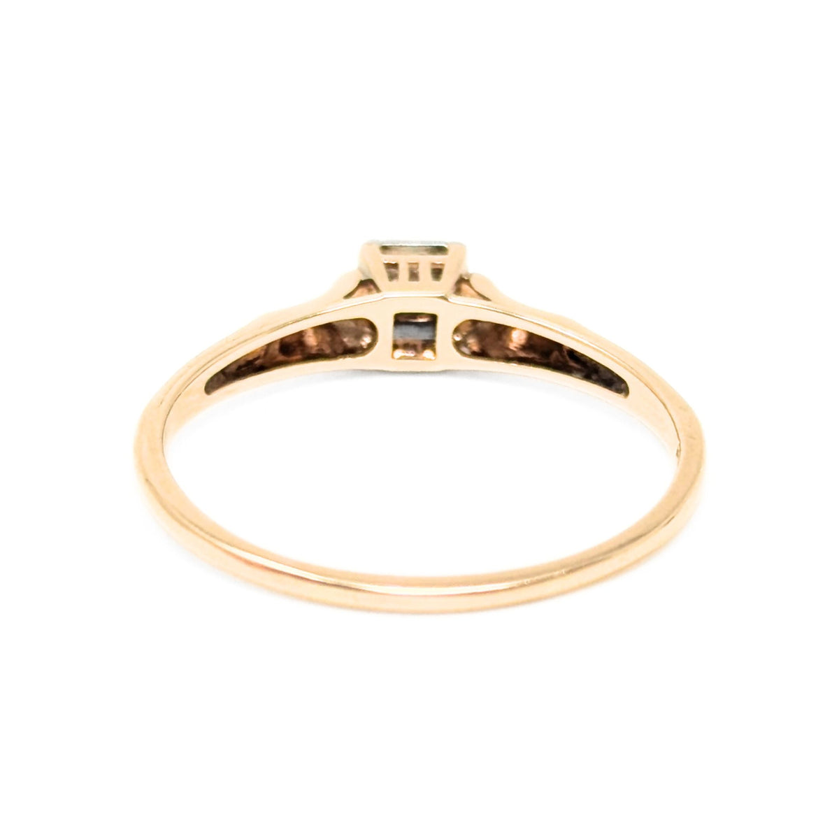 14K Gold Art Deco .09ct Diamond Solitaire Engagement Ring - Size 9.5