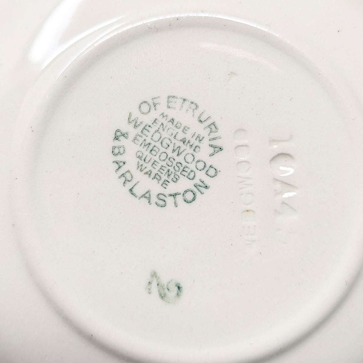 Wedgwood "Lavender on Cream" Plain Edge 8pc Demitasse Cup & Saucer Set