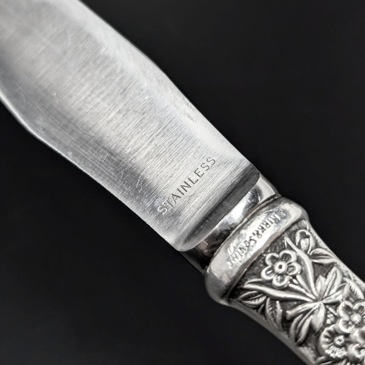 S. Kirk & Son Inc. "Repoussé" Sterling Silver/ Stainless Blade 2pc Carving Set