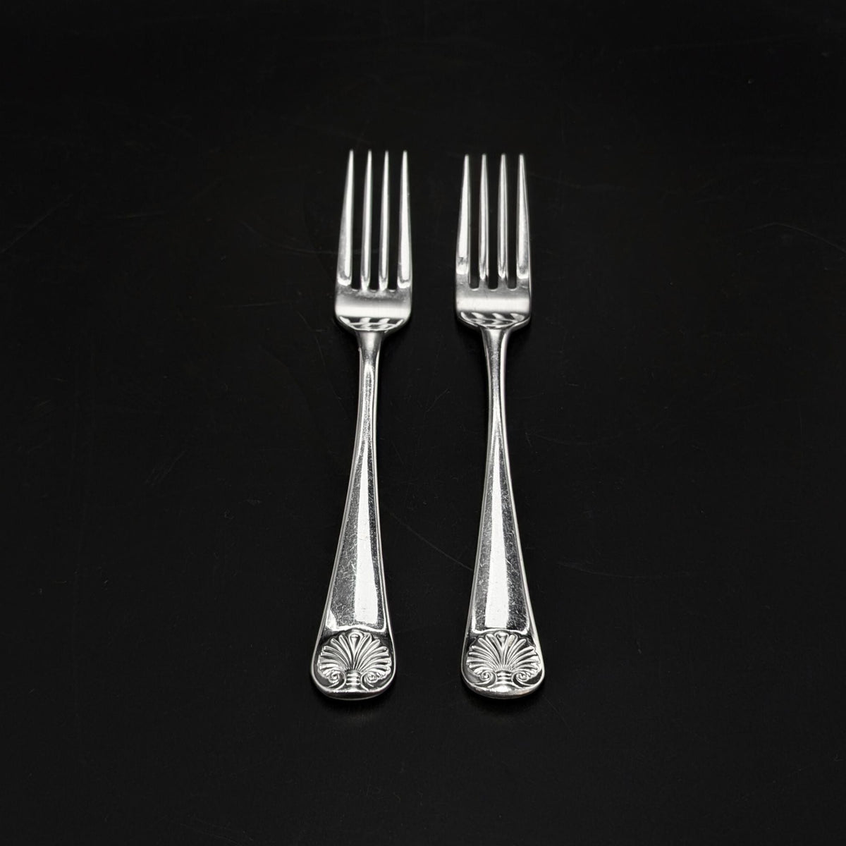 Kirk Stieff "Williamsburg Royal Shell" Stainless 17pc Flatware Set