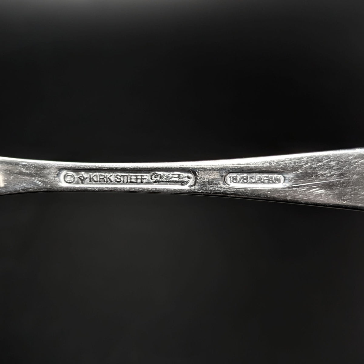 Kirk Stieff "Williamsburg Royal Shell" Stainless 17pc Flatware Set