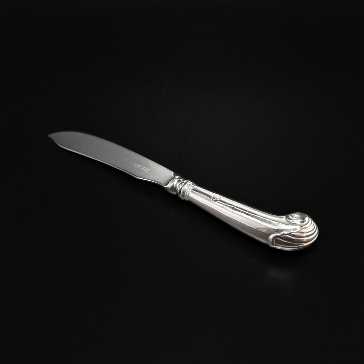 Stieff "Williamsburg Shell" Sterling Silver Master Butter / Fish Knife