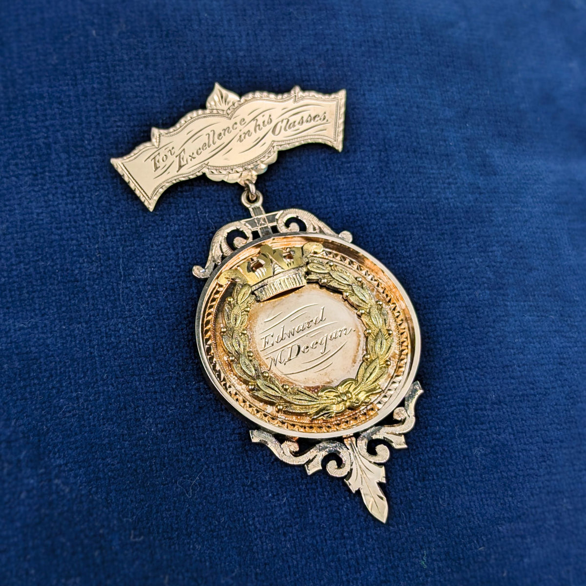 9K Gold 1898 St John’s College Excellence Award