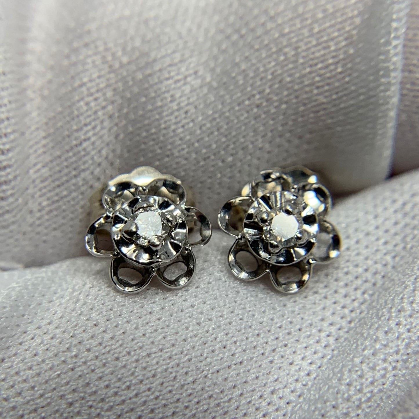 14K White Gold Diamond (.08TCW) Flower Stud Earrings