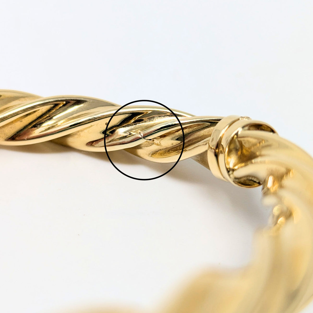 Milor Italian 18K Gold 7.5mm Twist Hinged 7.25” Bangle Bracelet