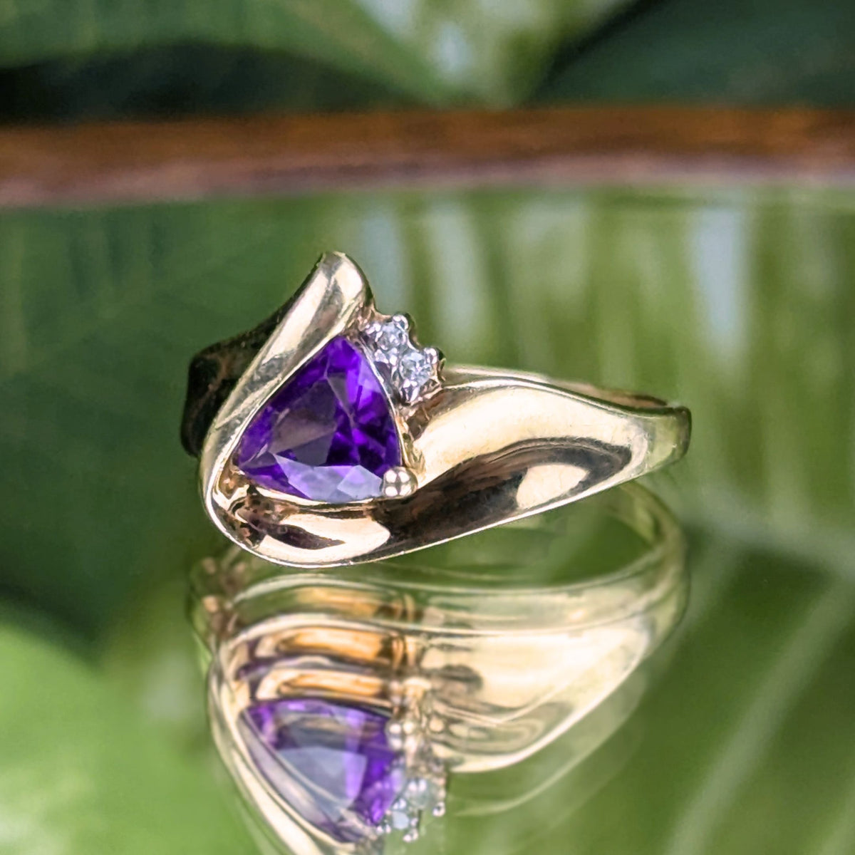 10K Gold Trillion Cut Amethyst & Diamond Wave Ring - Size 6