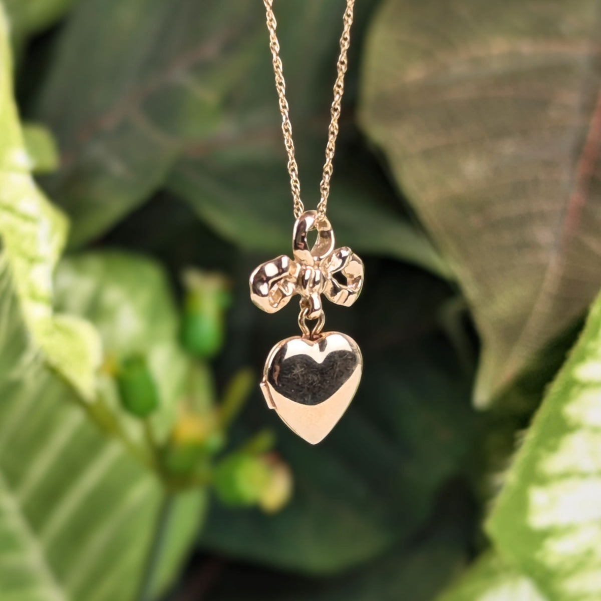 BA Ballou & Co 14K Gold Heart Locket 16” Necklace