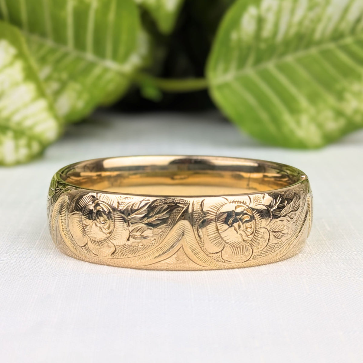 R.M. Co. Edwardian Gold Filled 18mm Repousse Hinged Bangle Bracelet