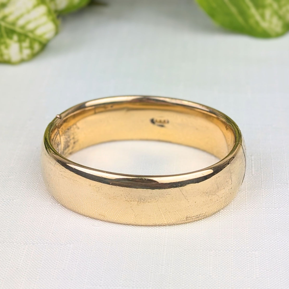R.M. Co. Edwardian Gold Filled 18mm Repousse Hinged Bangle Bracelet