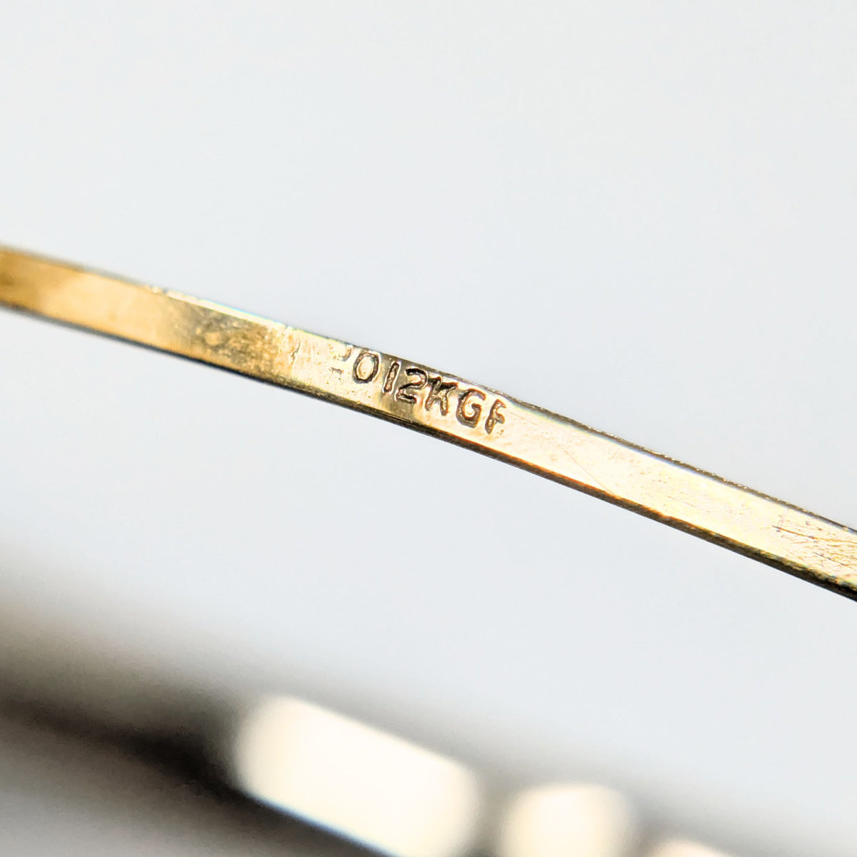 Edwardian 12K Gold Filled 8mm Cartouche Hinged Bangle Bracelet