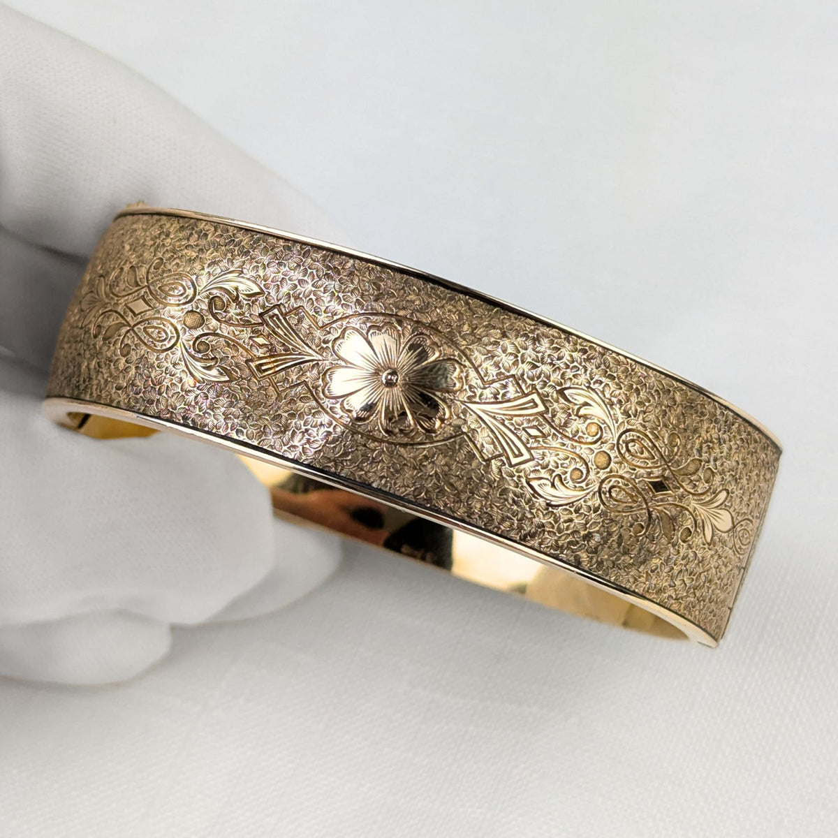 Binder Brothers 1920’s 12K Gold Filled 19mm Hinged Bangle Bracelet