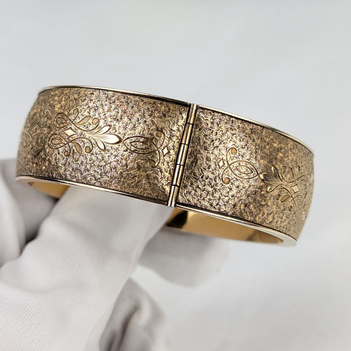Binder Brothers 1920’s 12K Gold Filled 19mm Hinged Bangle Bracelet