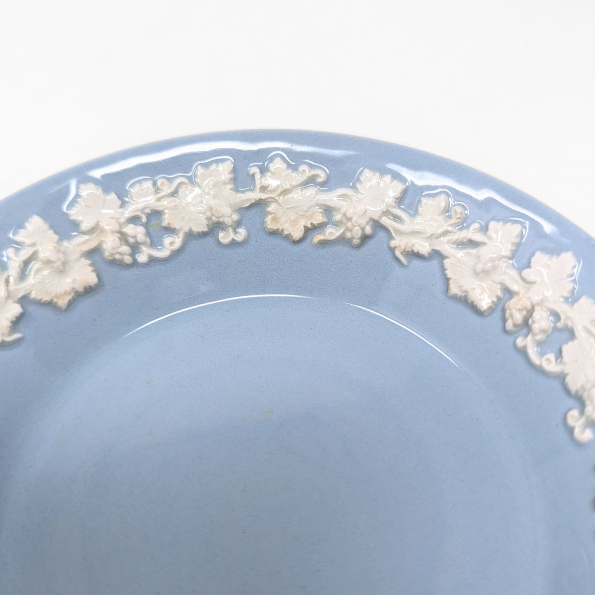 Wedgwood Queensware Cream Color on Lavender Berry/Dessert Bowls (6)