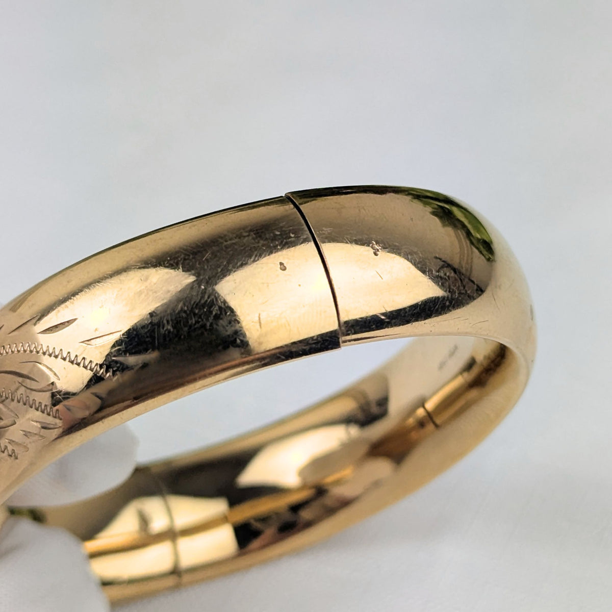 Bojar 1920’s 12K Gold Filled Cartouche 15mm Hinged Bangle Bracelet