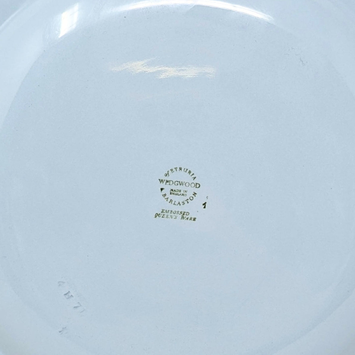 Wedgwood Queensware Cream Color on Lavender 10" Dinner Plates (8)