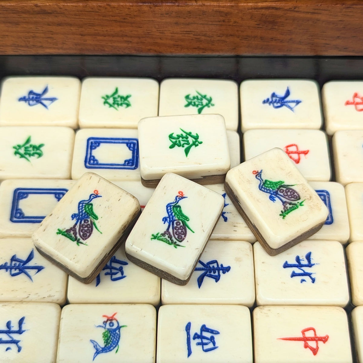 Antique Chinese Mahjong Set (144+ Pieces)