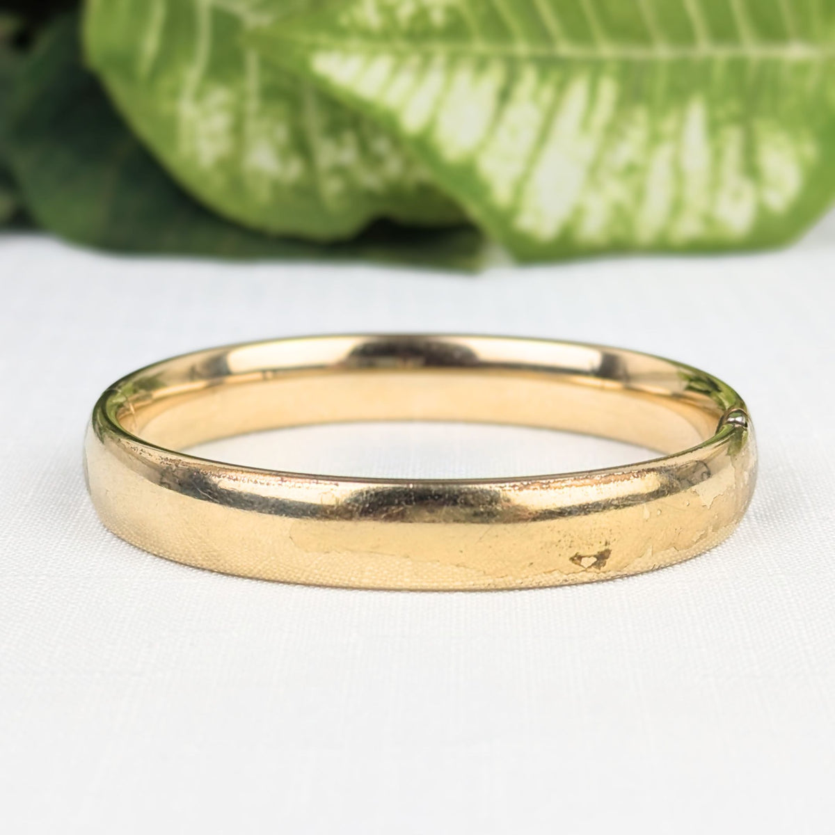 Craftmere 1950’s Cartouche Etched 10.6mm Hinged Bangle Bracelet