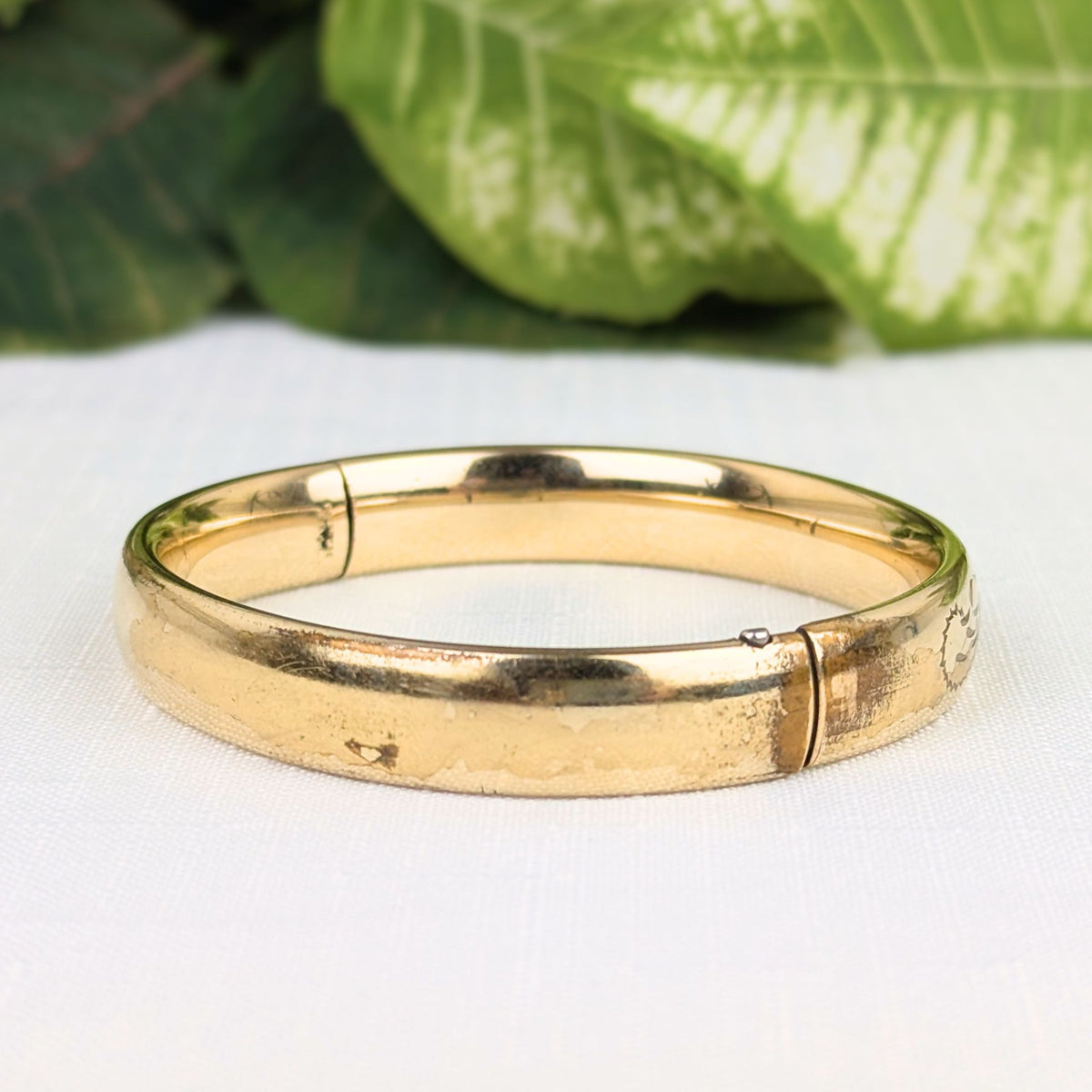 Craftmere 1950’s Cartouche Etched 10.6mm Hinged Bangle Bracelet