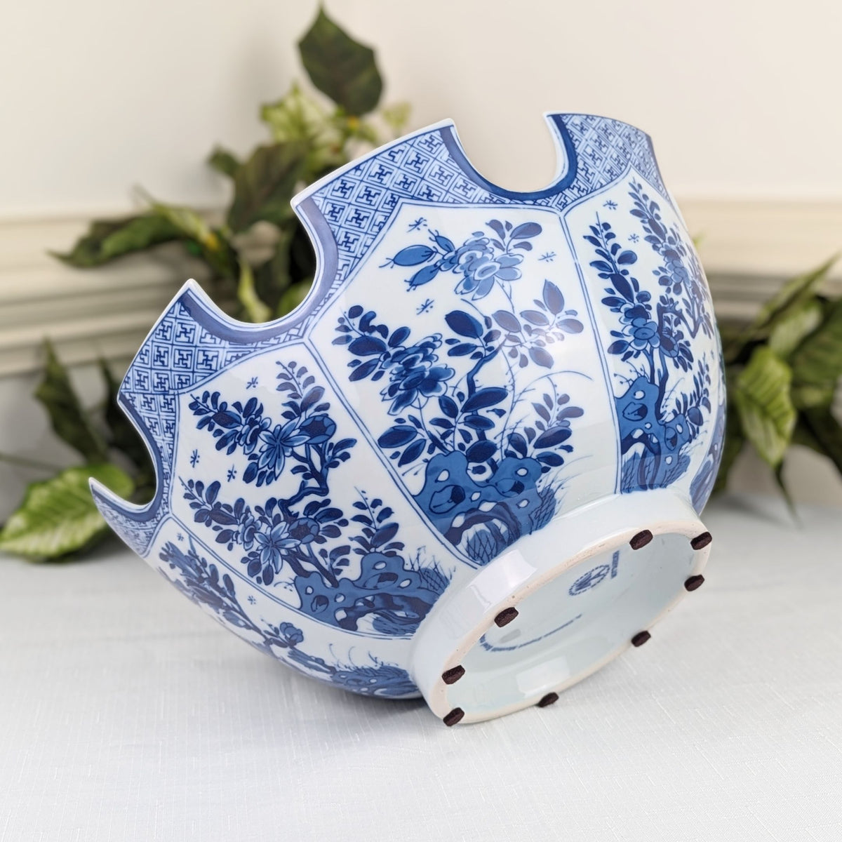 Mottahedeh MMA Williamsburg Blue & White Monteith 12.5” Centerpiece Bowl