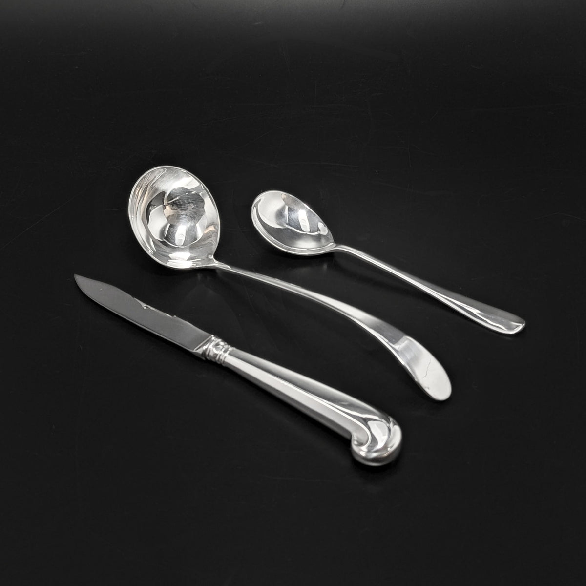 Stieff "Williamsburg Queen Anne" CW 75pc Sterling Flatware Set