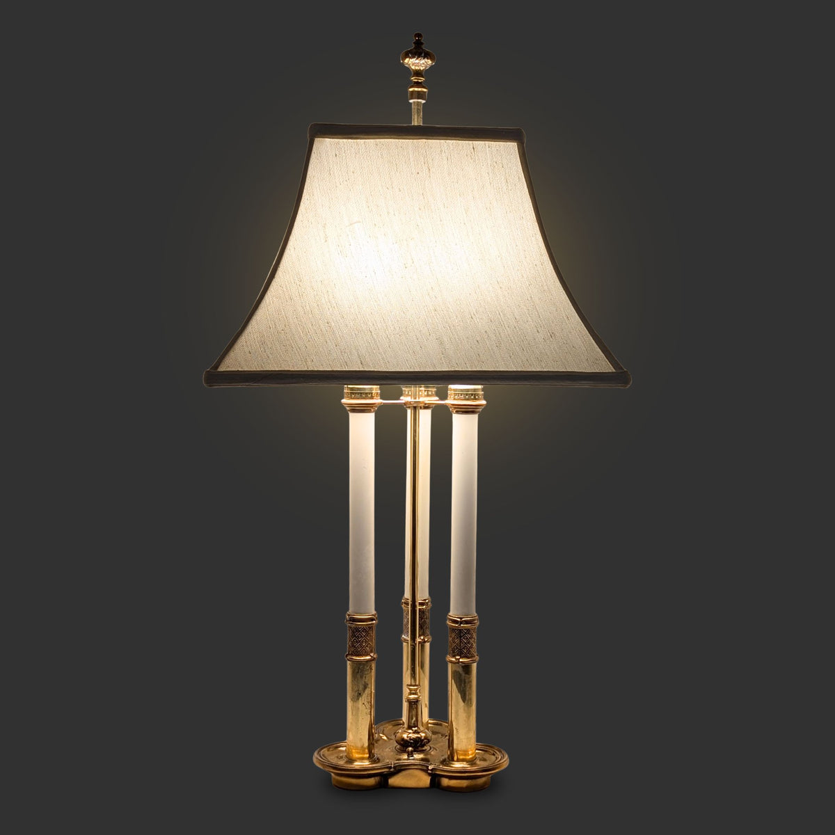Vintage Stiffel Brass Hollywood Regency 3-Lt Candlestick Bouillotte Lamp