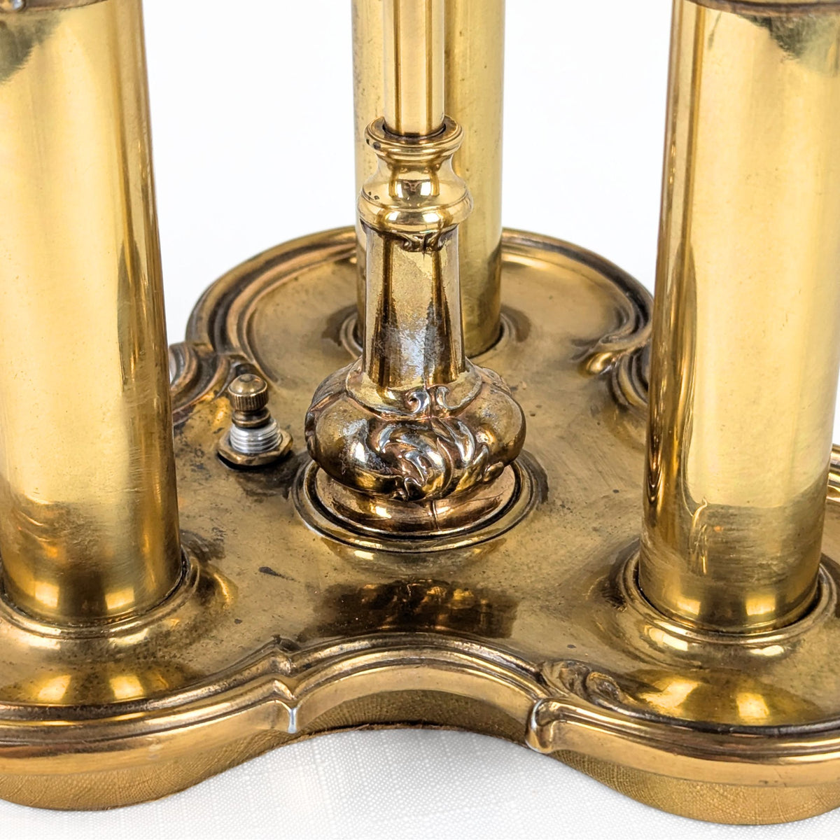 Vintage Stiffel Brass Hollywood Regency 3-Lt Candlestick Bouillotte Lamp
