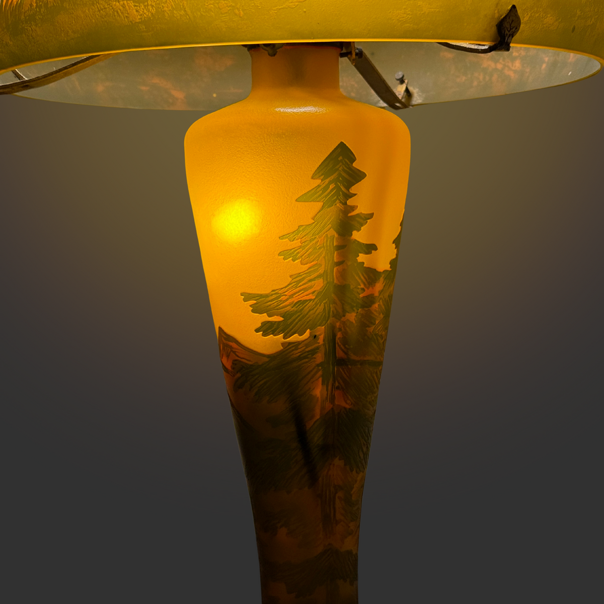 Émile Gallé Reproduction Cameo Glass Table Lamp