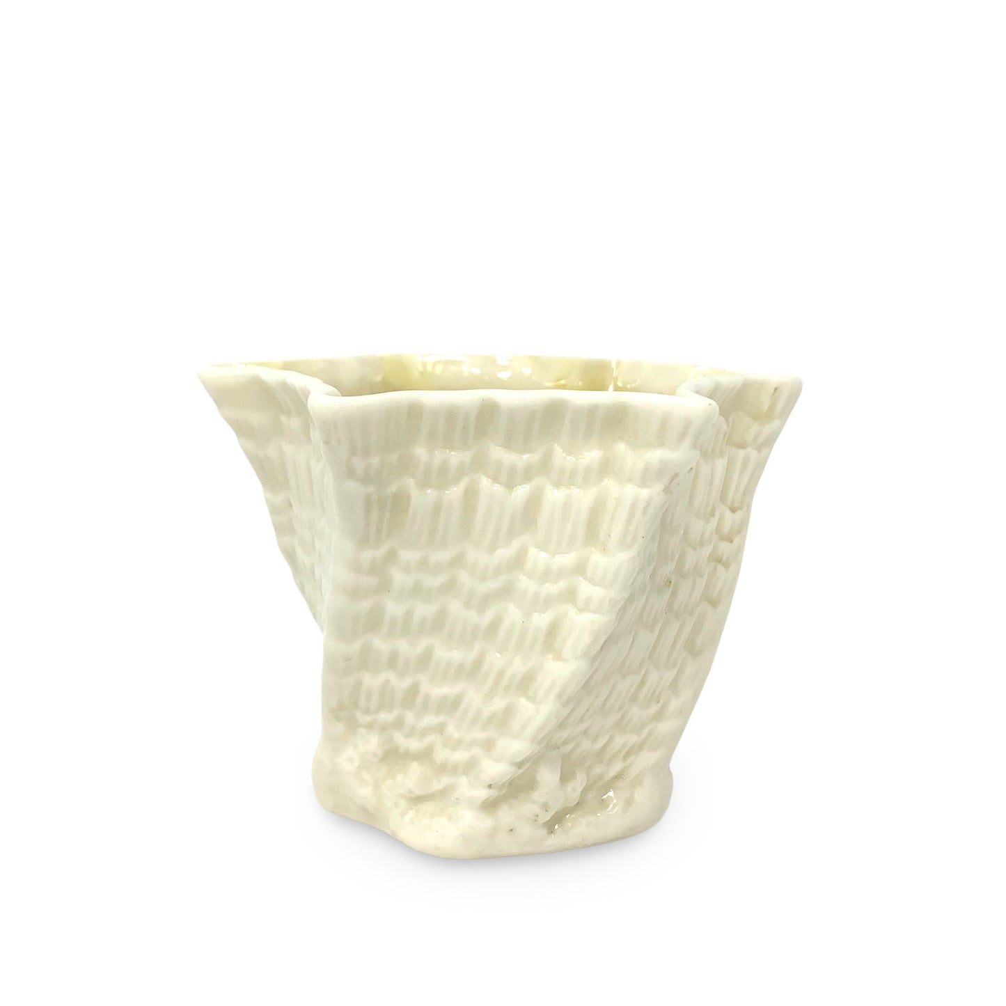 Belleek "Limpet" Flower Pot (6th Mark)