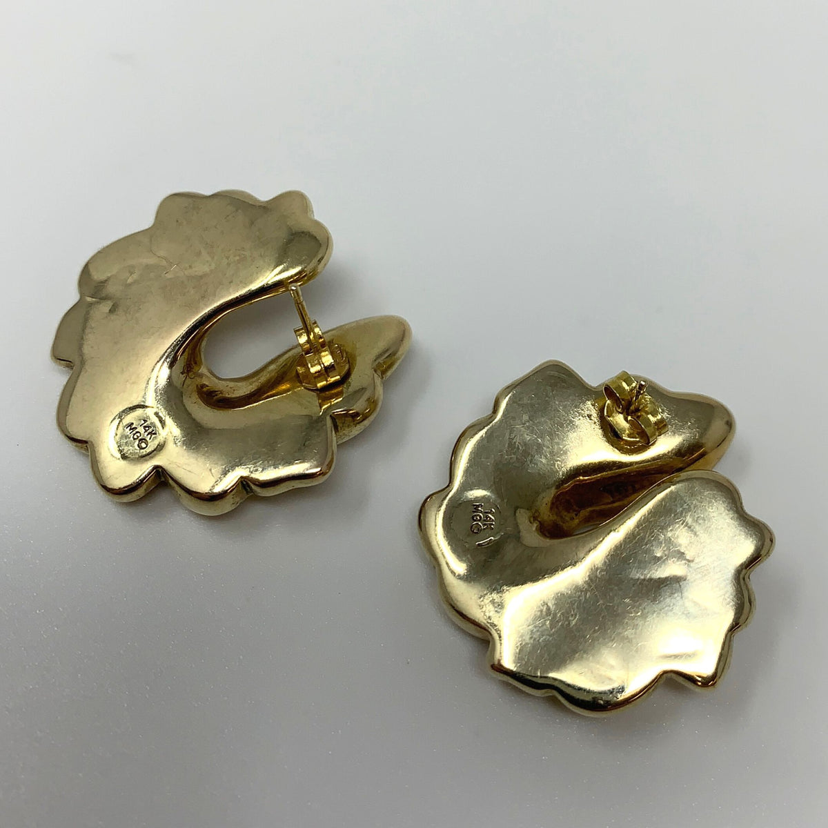 14K Gold Fan Swirl Earrings