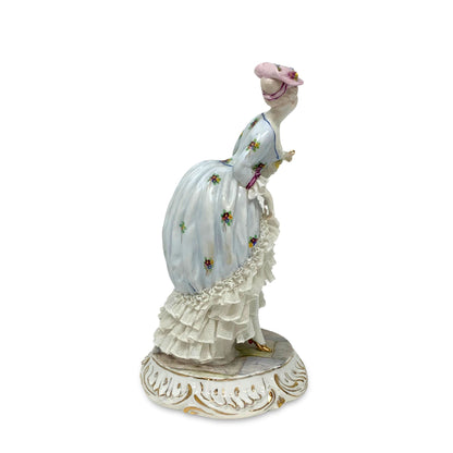 Luigi Fabris Italy Inquiring Lady Porcelain Figurine