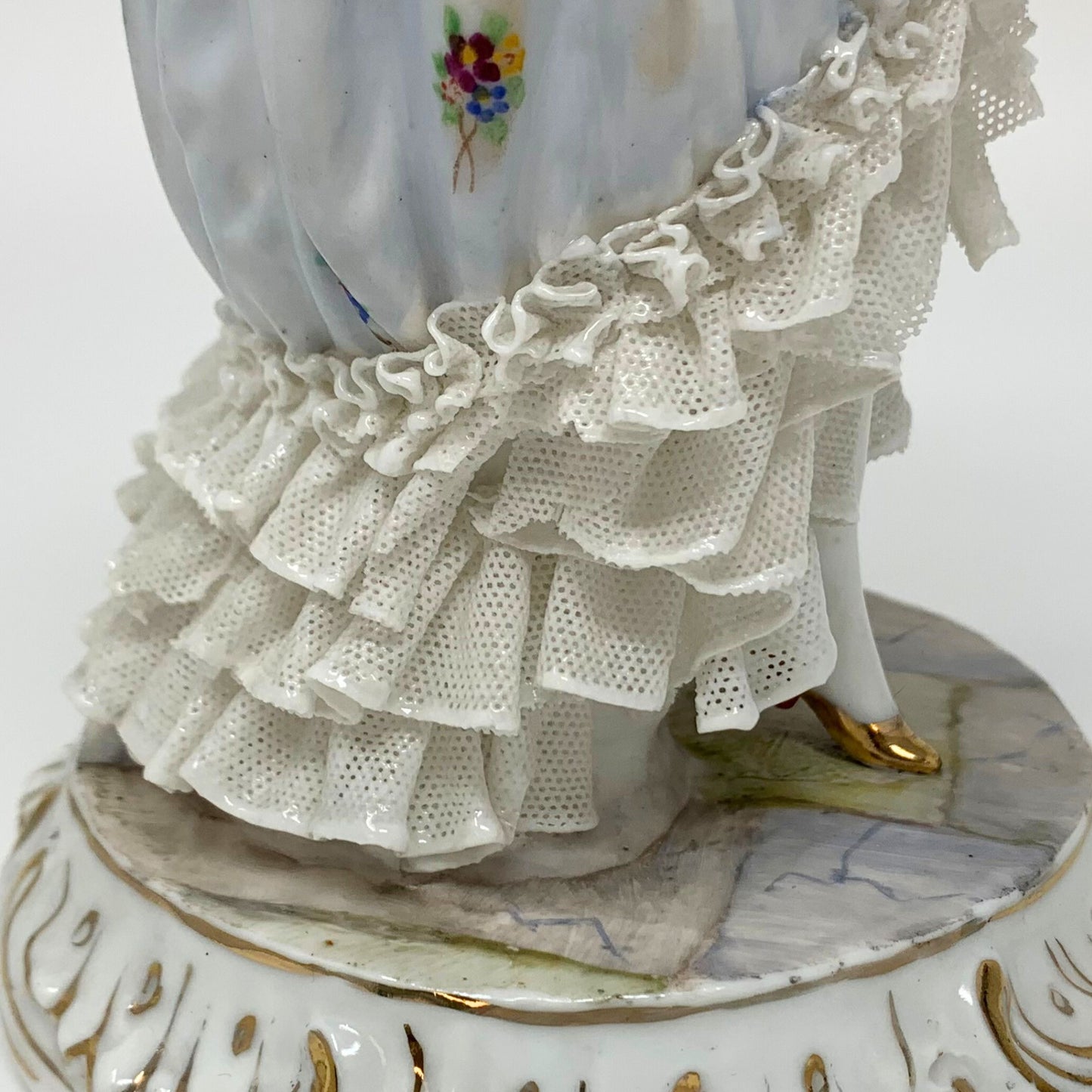 Luigi Fabris Italy Inquiring Lady Porcelain Figurine