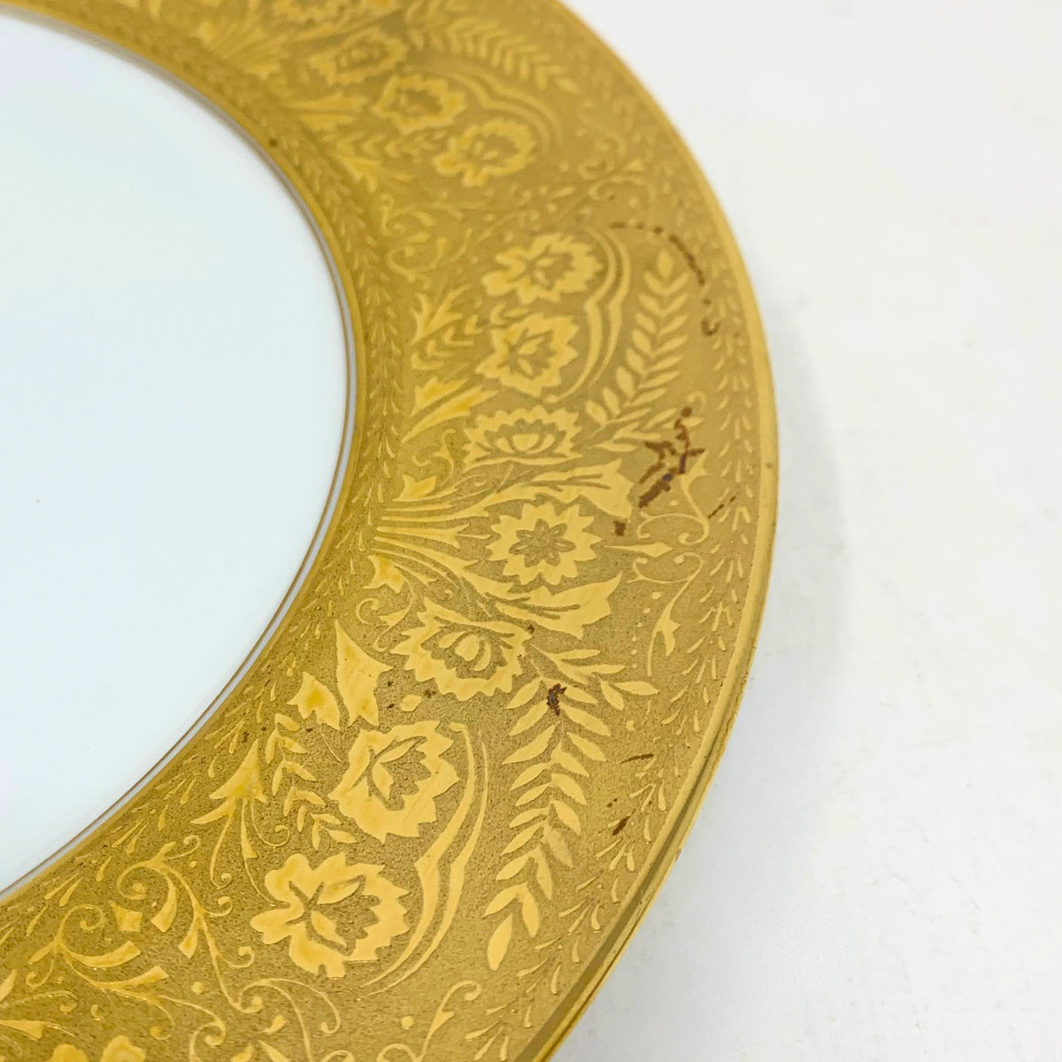 Wheeling Decorating Company Gold Rimmed Dinner/Cabinet Plates (8)