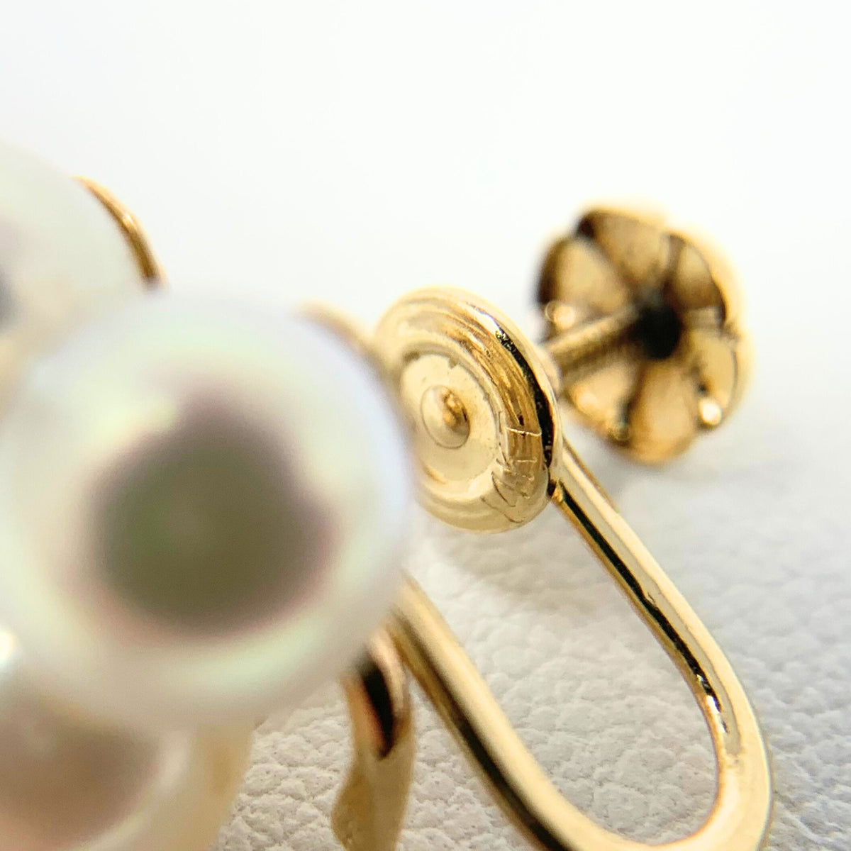 14K Gold Pearl Screw-Back Earrings