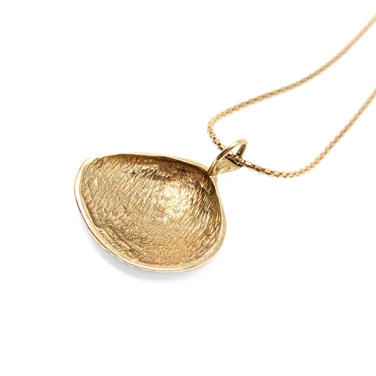 Michael Anthony 14K Gold 22” Clam Shell Pendant Necklace
