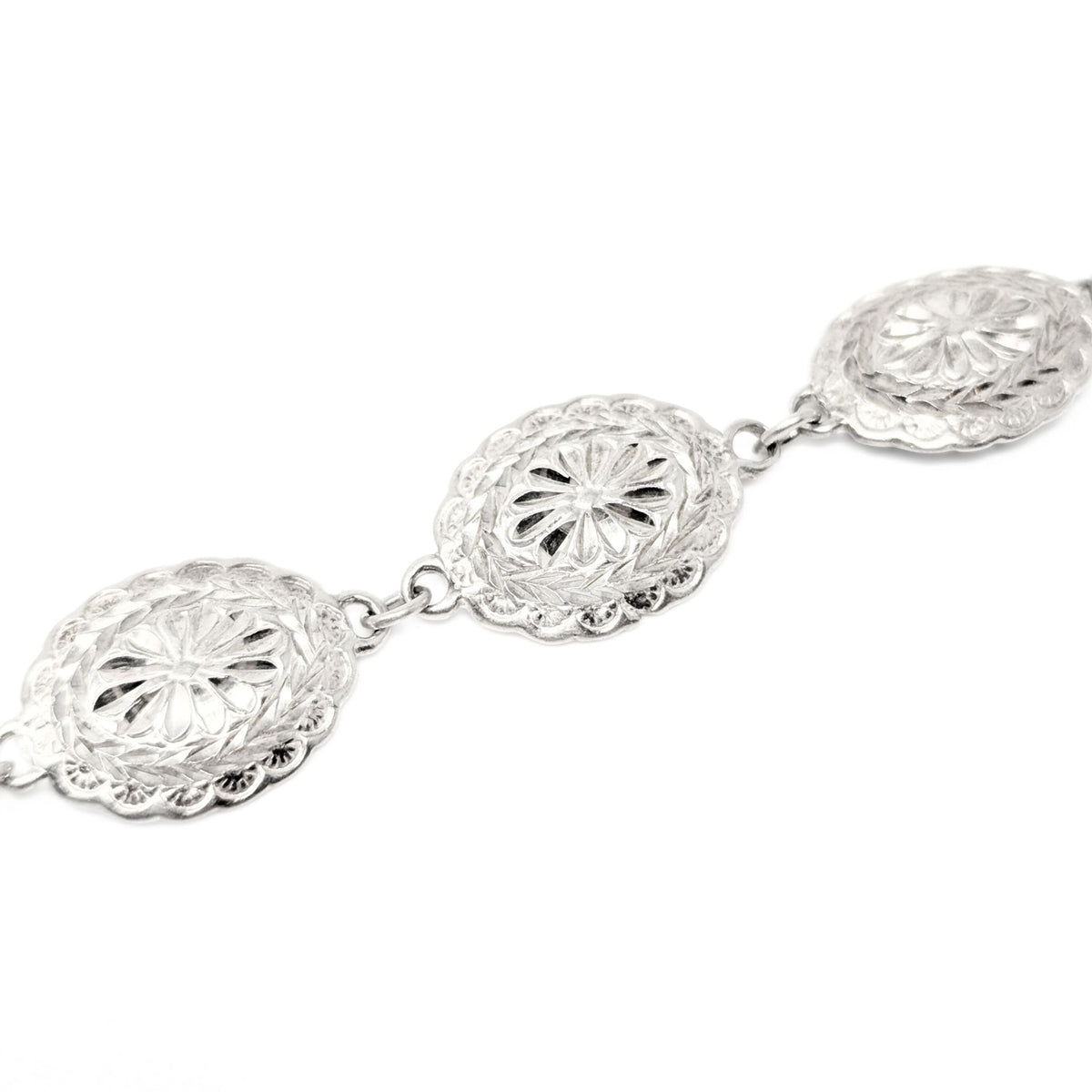 Vintage Sterling Silver Diamond Cut Oval Concha Bracelet