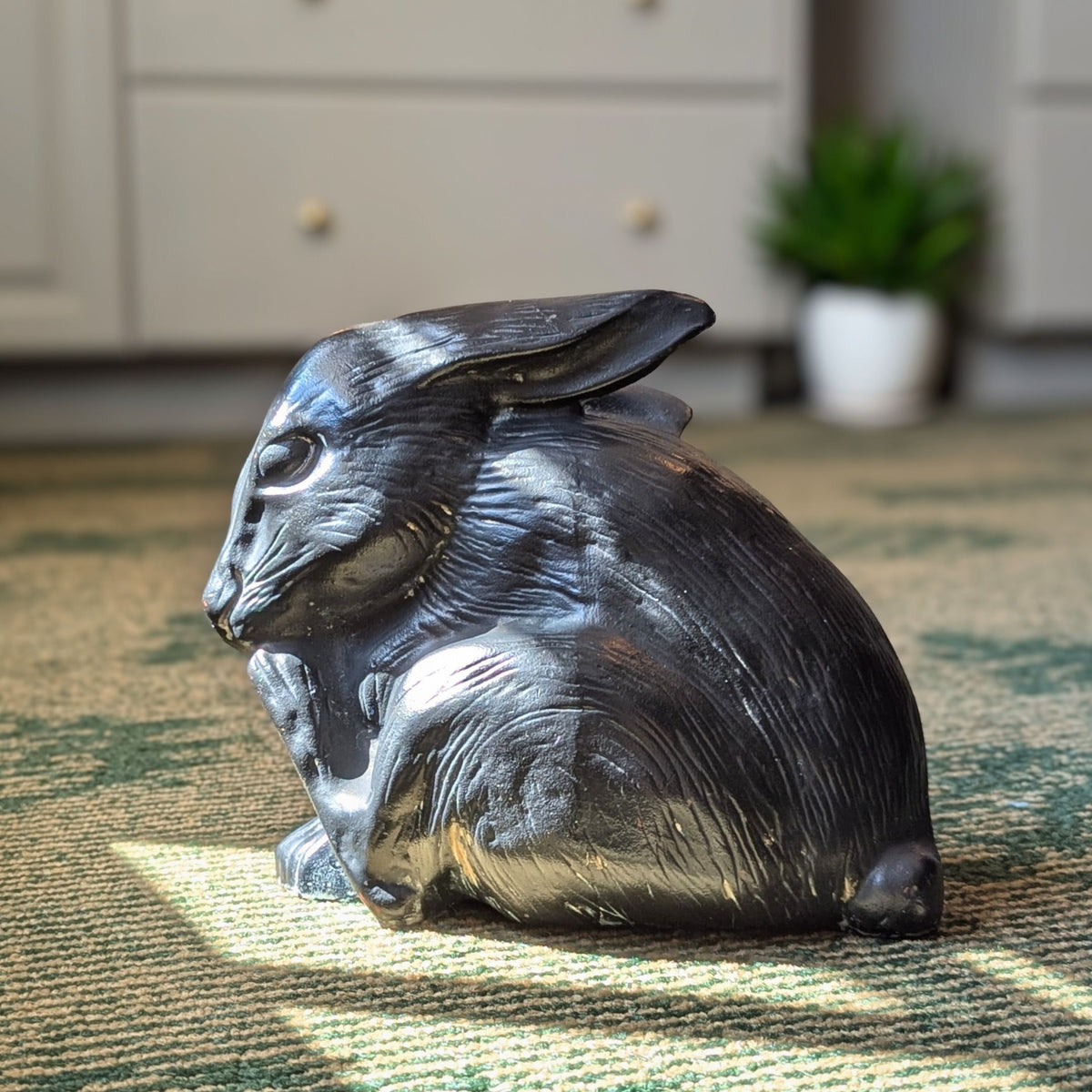 Virginia Metalcrafters Cast Iron Bunny 18-18 Doorstop/Garden Statue