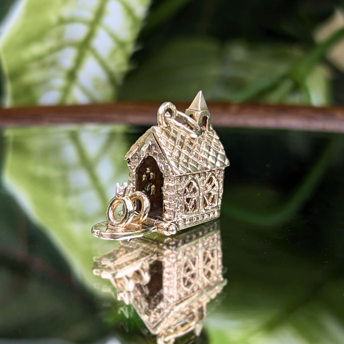 9K Gold & White Sapphire Chapel W/ Wedding Ring Set Charm